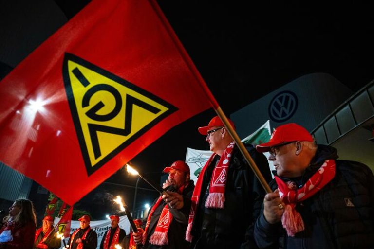 Ultimatum de IG Metall a la cúpula de Volkswagen para evitar despidos y cierres