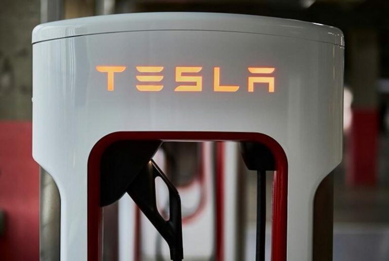 Trump se prepara para dar alas a Tesla y a su futuro robotaxi