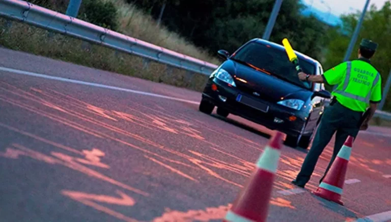 ¿Qué indica este Guardia Civil? La ‘pregunta trampa’ por la que tendrás que volver a la autoescuela