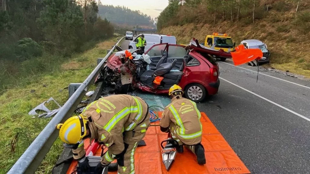 La OCU avisa: Mucho cuidado con el seguro para tu coche eléctrico 2 Motor16 siniestro total