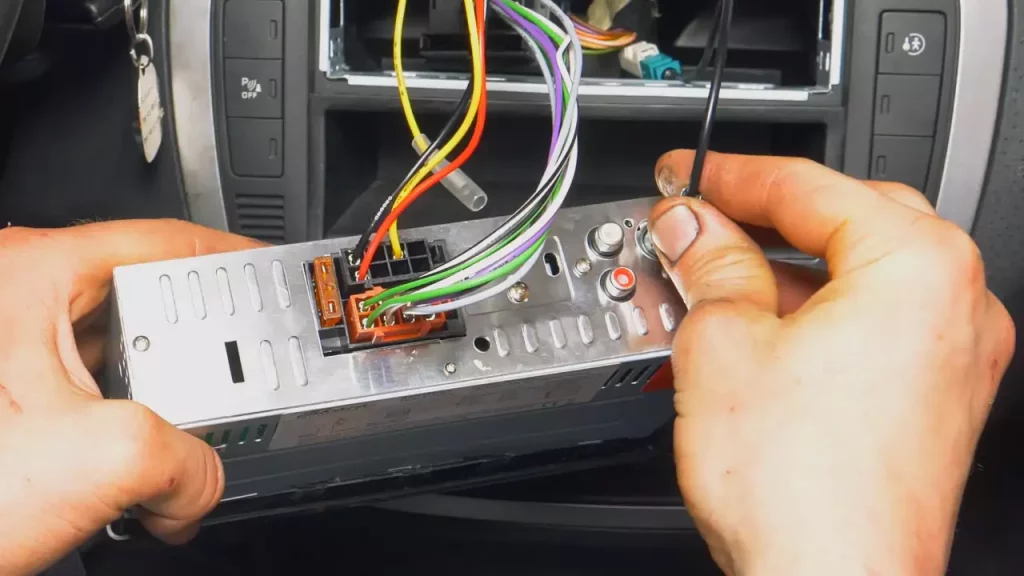 Cables radio pantalla coche Motor16