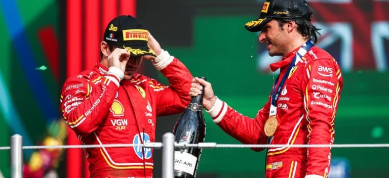 GP de Qatar. A cara de perro, pero no entre Carlos Sainz y Charles Leclerc