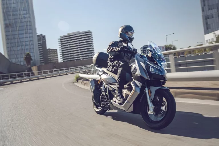 QJ Motor ATR 125: El scooter versátil y ecológico