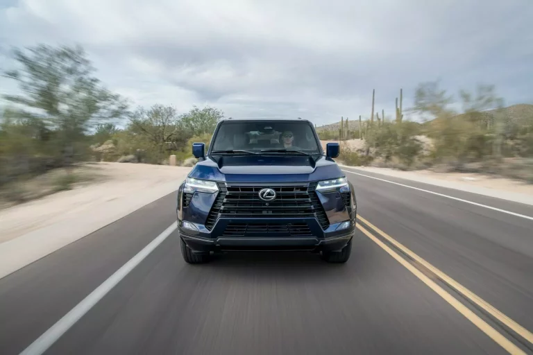 El imponente Lexus GX 550 se pone aún más en forma