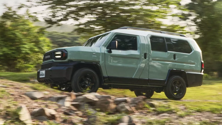 El Toyota Hilux Champ se convierte en un SUV con 7 asientos