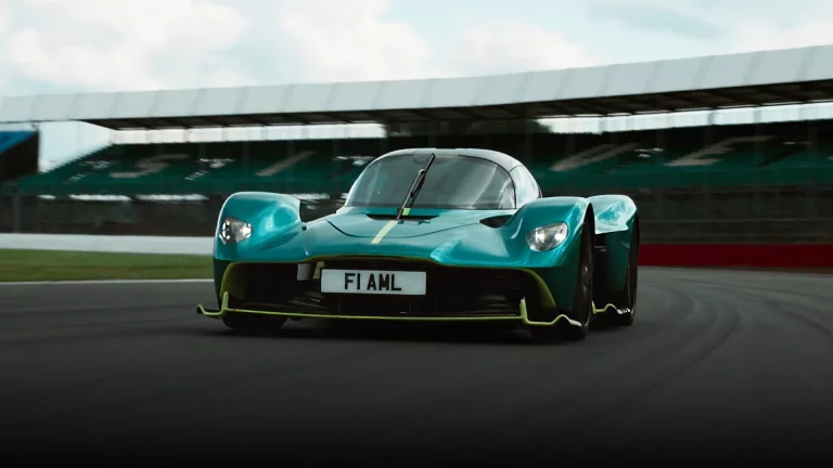 El Aston Martin Valkyrie deslumbra en Silverstone… con algún ‘pero’