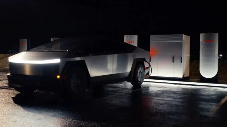 Tesla actualiza la potencia de recarga del Cybertruck: Alcanza los 325 kW