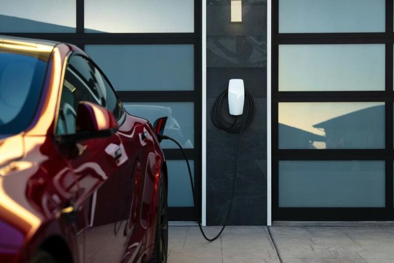 Tesla, Zunder, Fastned, Allego, Electra y Powerdot se unen para que tengas un coche eléctrico