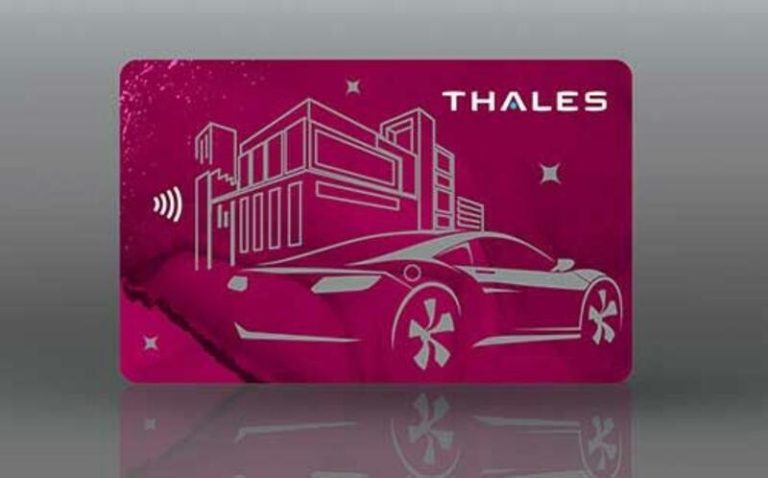 Una tarjeta NFC Card Key: El complemento ideal a la llave digital de tu coche