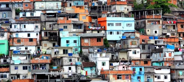 Así se suben a los coches en Brasil: Y un experto te recomienda ponerlo en práctica aquí también