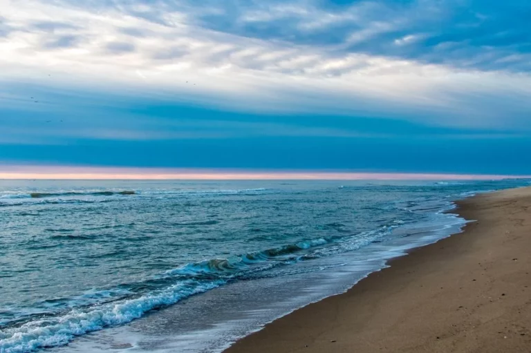 Viajar seguro: 10 consejos imprescindibles antes de alquilar tu coche en la Costa del Sol