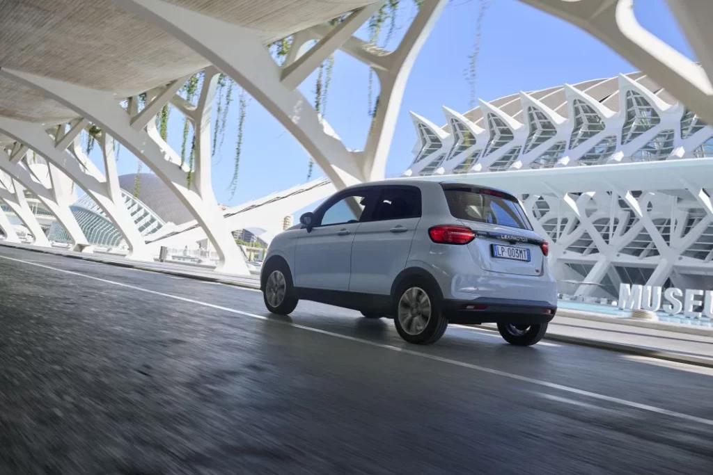 Leapmotor T03: el eléctrico chino que se alquila en Alemania por 56 euros al mes y crece un 95 % en ventas 1 Motor16 Leapmotor T03 IS (2)