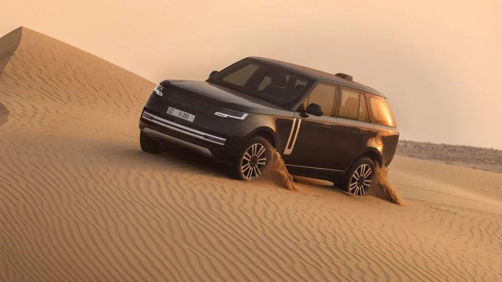 ¿Buscas una experiencia exclusiva o un regalo de lujo para Navidad? Range Rover te da algunas ideas 3 Motor16 Range Rover Electric 2025 2 Motor16