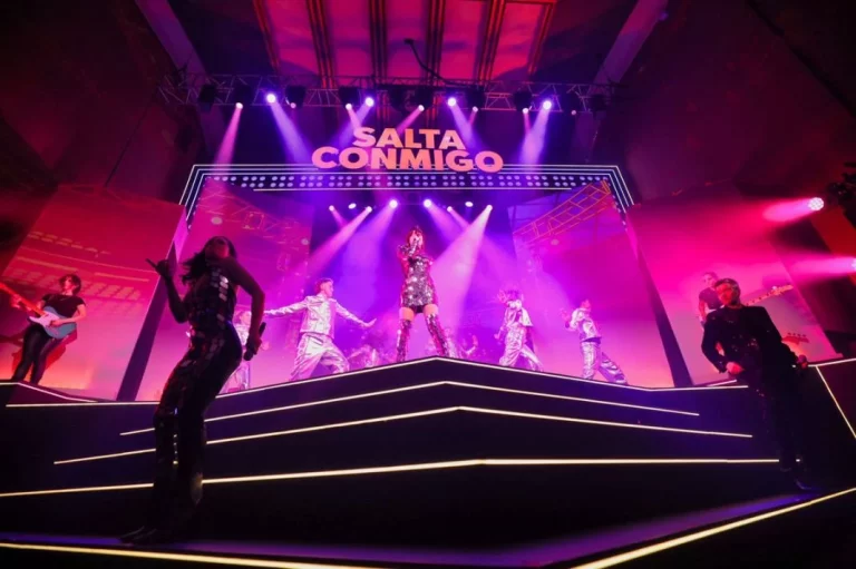 El musical del Seat Ibiza recorre 40 años de la mejor música