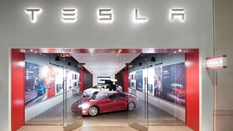 El motivo por el que los taxistas ya se mueven en Tesla: ‘La pela es la pela’