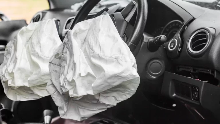 Airbags fraudulentos: cómo identificar si los de tu coche son originales