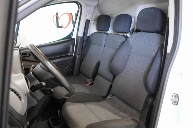 Coches con 3 asientos delanteros: existieron y se vendieron en España