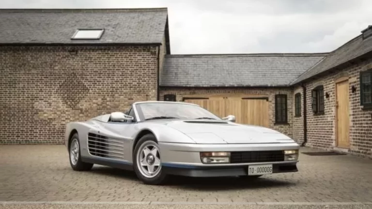El Ferrari más extraño de la historia: lleva el volante en el centro y vale 50 millones de euros