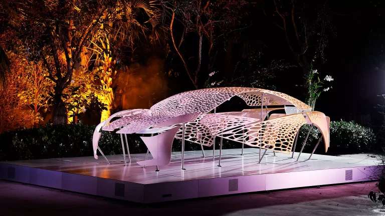 Lexus explora el futuro de los materiales con un LF-ZC único y 26 objetos de colección