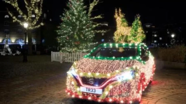 Adornar tu coche para Navidad puede signficar una multa de hasta 500 euros