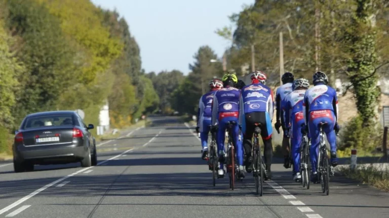 La forma correcta de adelantar a un ciclista: La DGT les hace caso y se saldrán con la suya