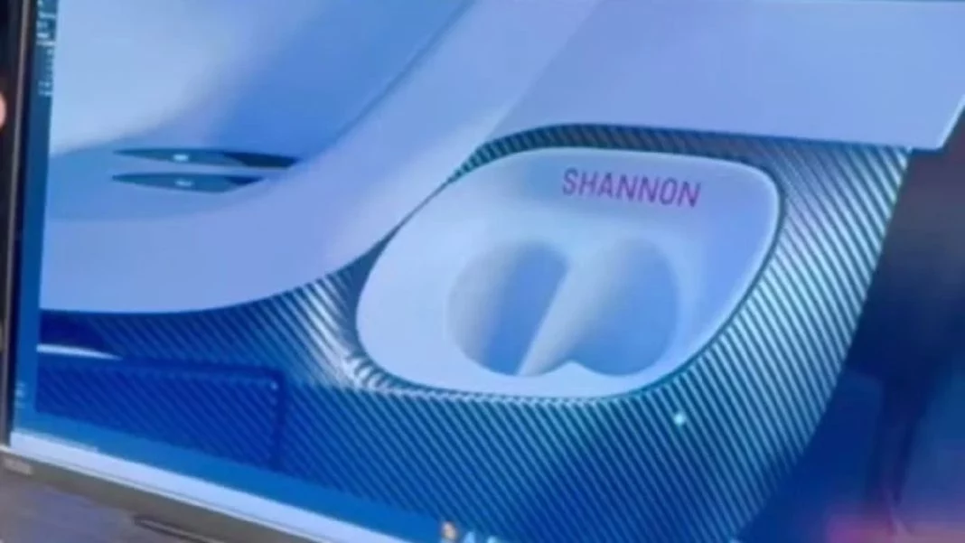 portavasos-shannon-bugatti El accesorio que tiene tu Dacia Sandero, pero que no lleva un Bugatti Chiron de 3 millones.