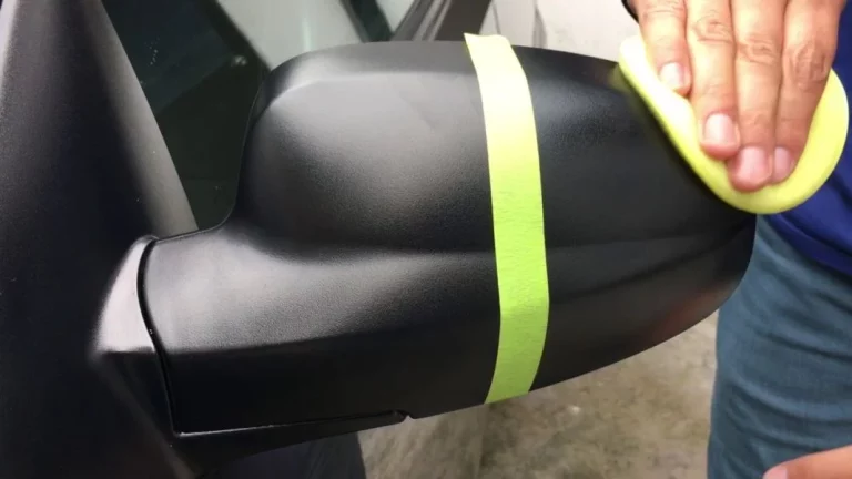 El producto que deja las gomas de tu coche como recién salido del concesionario