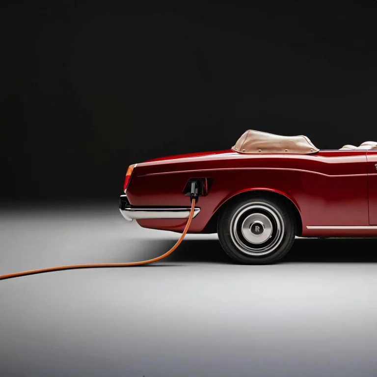 Evice, la firma que reimagina los Rolls-Royce más clásicos y los convierte en eléctricos
