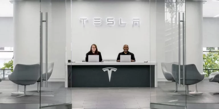 El ‘descontento ex-empleado’ de Tesla que le ha sacado 180.000 euros a los de California