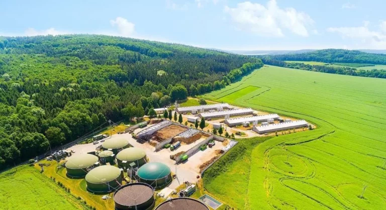 Naturgy acuerda levantar 30 nuevas plantas de biometano en España para 2030 con el grupo Hispania Silva