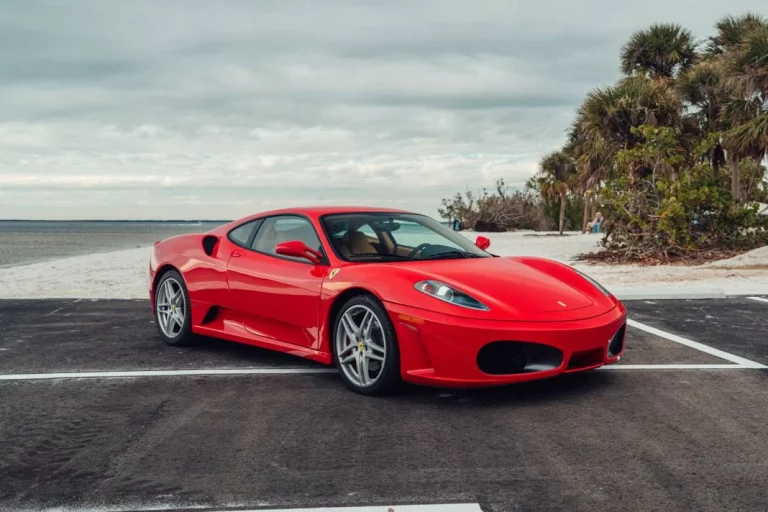 Donald Trump condujo este Ferrari F430 que ahora te está buscando
