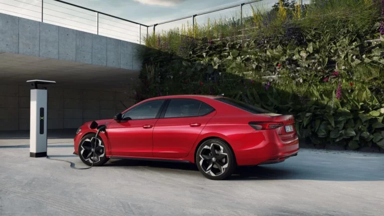 El Skoda Superb aumenta su gama híbrida enchufable más allá del Combi