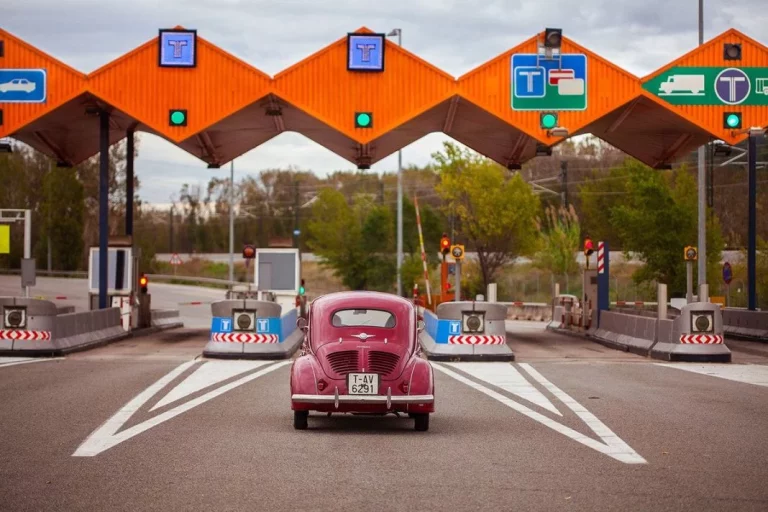 El truco que no falla y con el que te ahorras un 30% en los peajes viene desde Francia: así se pone en práctica