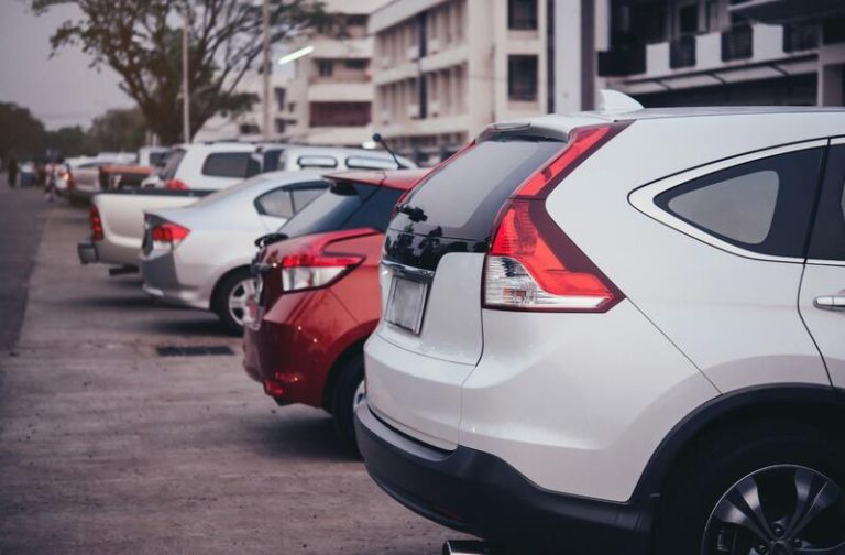 El impresionante número de coches de segunda mano que se han vendido en 2024: El doble que coches nuevos