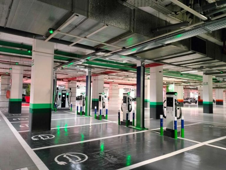 En España ya hay 38.725 puntos de recarga: 9.424 más que en 2023
