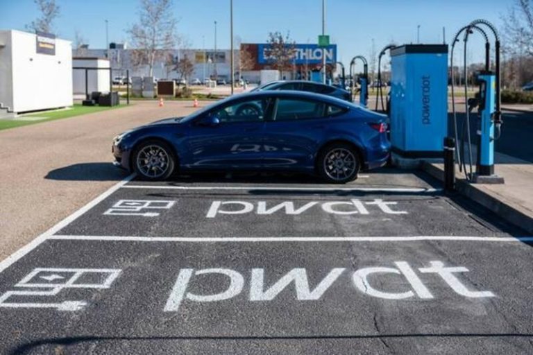 ‘Autocharge’: La función soñada por los dueños de un coche eléctrico llega gracias a Powerdot y Chargemap