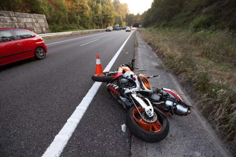 Si tienes un accidente en moto la Guardia Civil de Tráfico podría creerse eso de: ‘No ha sido por mi culpa’