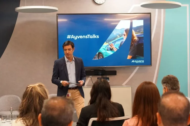 “La movilidad sostenible no es sólo la electromovilidad”, afirma David Henche,  responsable de comunicación y ESG de Ayvens España
