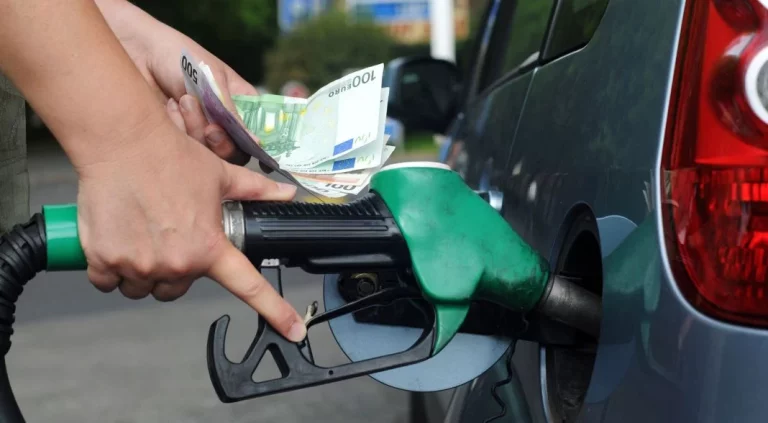 La DGT se moja por fin y da consejos para ahorrar gasolina