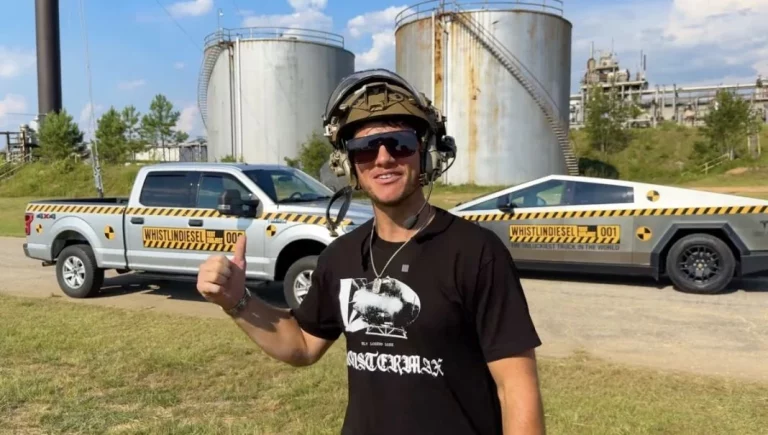 El YouTuber WhistlinDiesel continúa con su sesión de tortura a los Cybertruck y F-150
