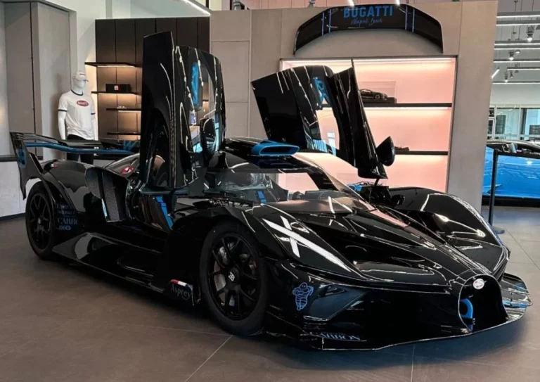 Lo que se siente cuando te entregan un coche que cuesta 5 millones y del que solo hay 40 unidades