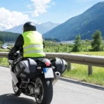 Multa de 200 euros por no llevar el chaleco reflectante obligatorio en moto desde octubre de 2026