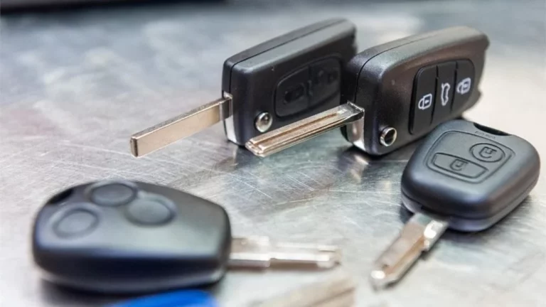¿Cómo puedo conseguir un duplicado de la llave de mi coche?