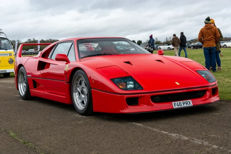 Este era el Ferrari F40 con más kilómetros del mundo. Y sí, hablamos en pasado gracias a un mecánico