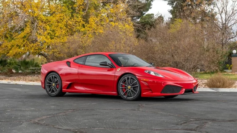 La única forma de poder comprar un Ferrari, un Lamborghini o un Porsche por 150 euros