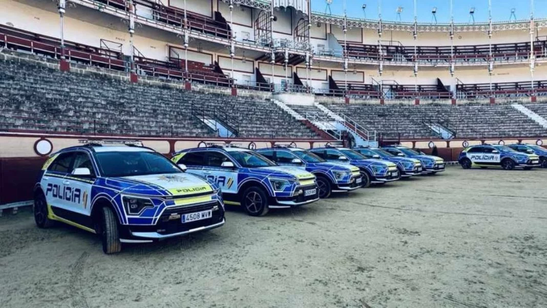 Híbridos y blindados: Así son los 9 coches que estrena la Policía en esta localidad gaditana