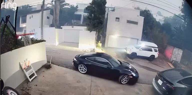 En la vida hay que tener principios: Y si hay que sacrificar un Tesla por salvar un 911 S/T, se sacrifica