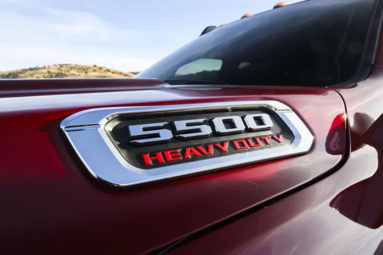 Los Ram 3500, 4500 y 5500 2025 estrenan motor diésel de 365 CV y 1.356 Nm