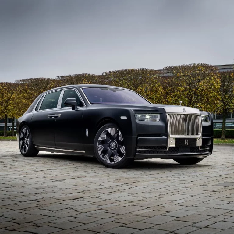 Rolls-Royce Phantom Extended Dragon: Marquetería fina y luces de discoteca para celebrar el año nuevo chino