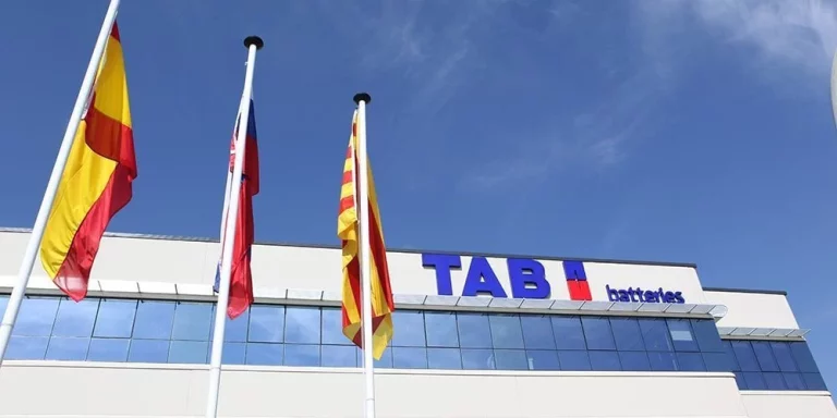 TAB Spain se hace con el control de Akuval Bat para expandirse por España
